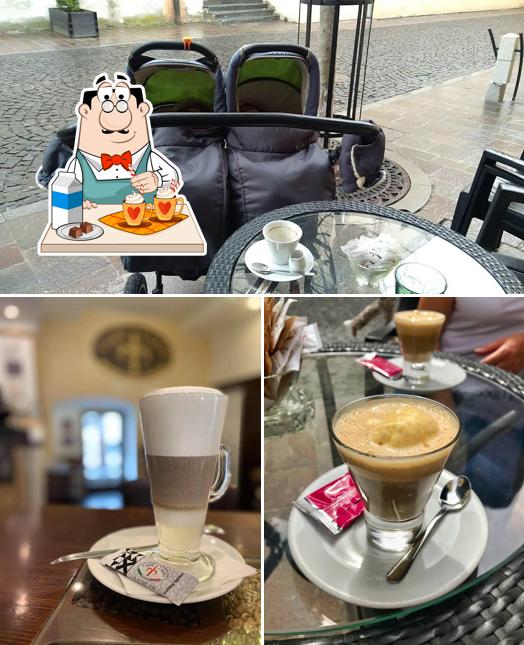 Profitez d'un verre à Caffé Trieste