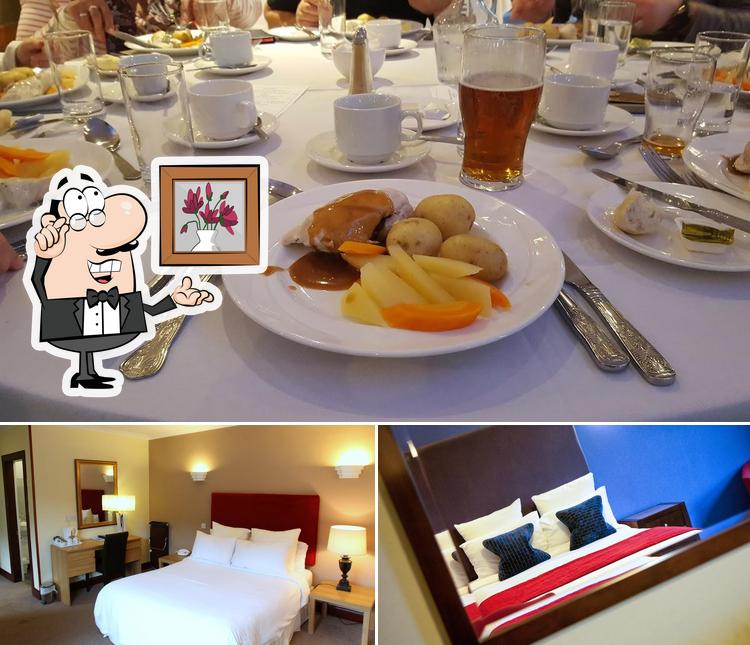 Check out how Castlecary Hotel looks inside