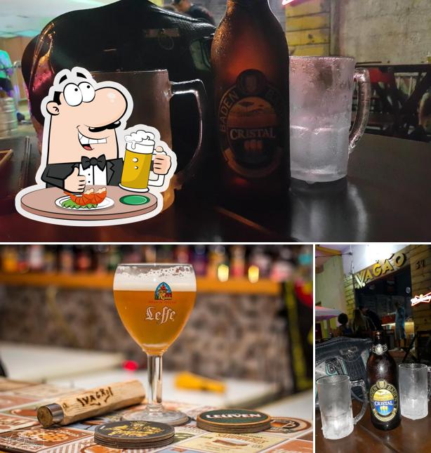 Peça um copo de cerveja leve ou escura