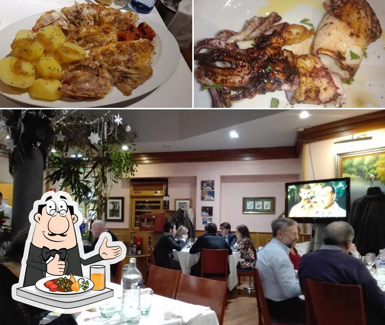 Это фото, где изображены еда и внутреннее оформление в Restaurante Marisquería Bocamar