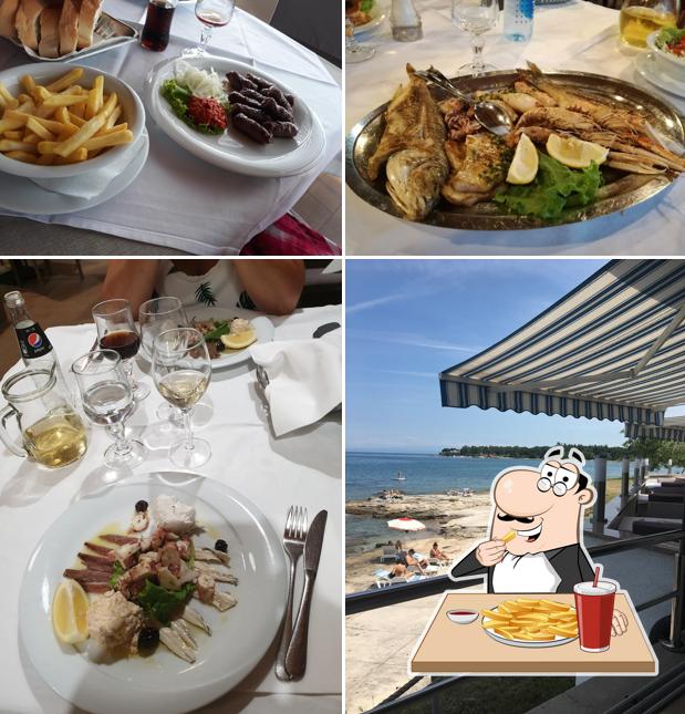 Prova a prendere un piatto di patatine a Lanterna Restaurant