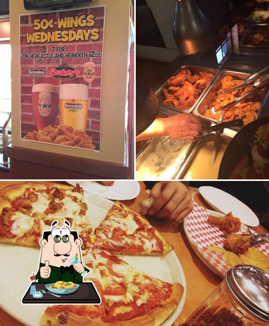 Food at Shakey's Pizza Parlor