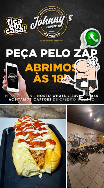 Veja imagens do interior do Johnny's Burger Express
