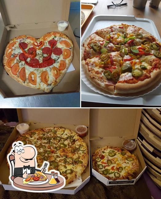 Order pizza at Omaggio Pizza Restaurant