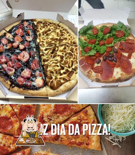 Escolha pizza no La Cantinella Pizzaria Vila Ré