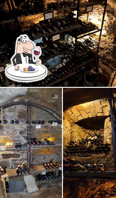 È gradevole godersi un bicchiere di vino a Ristorante L'Archeologia - dal 1804 Ristorante a Roma