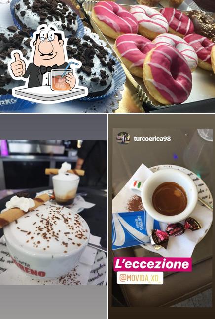 La foto della bevanda e cibo di Movida caffè