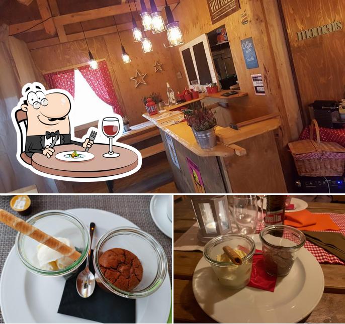La cibo e interni del ristorante