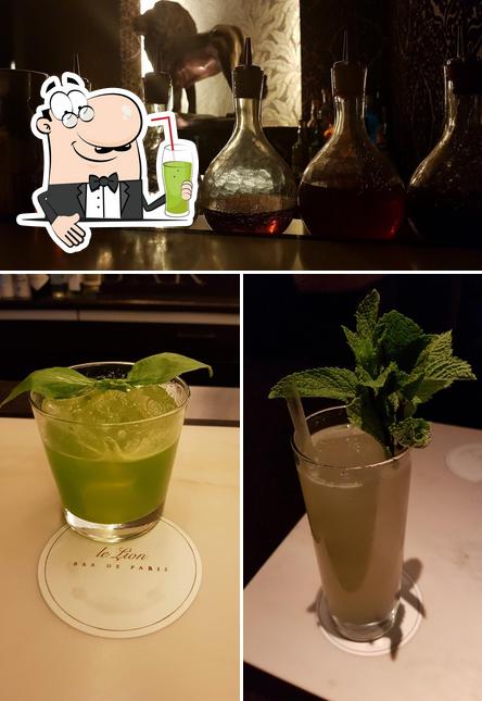 Enjoy a drink at Le Lion • Bar de Paris