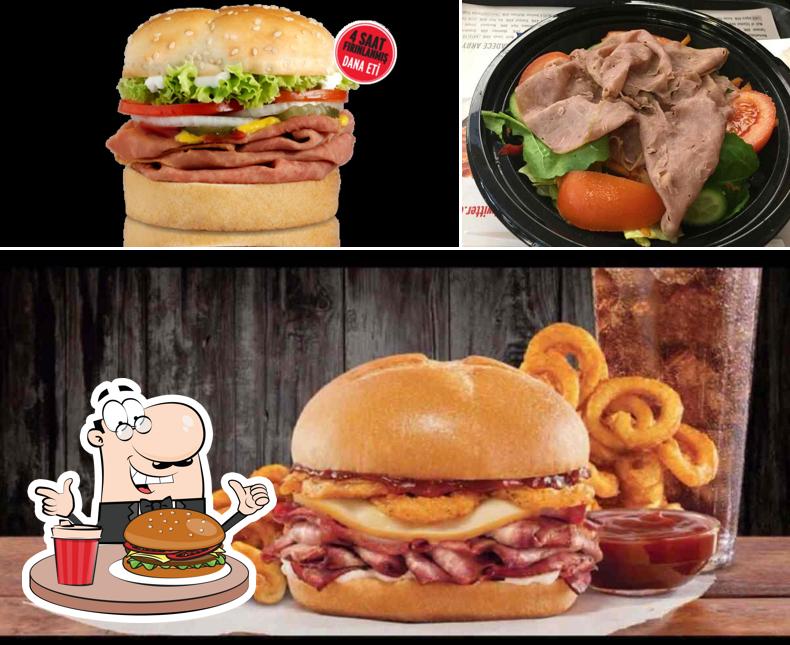 Las hamburguesas de Arby's Teşvikiye las disfrutan distintos paladares