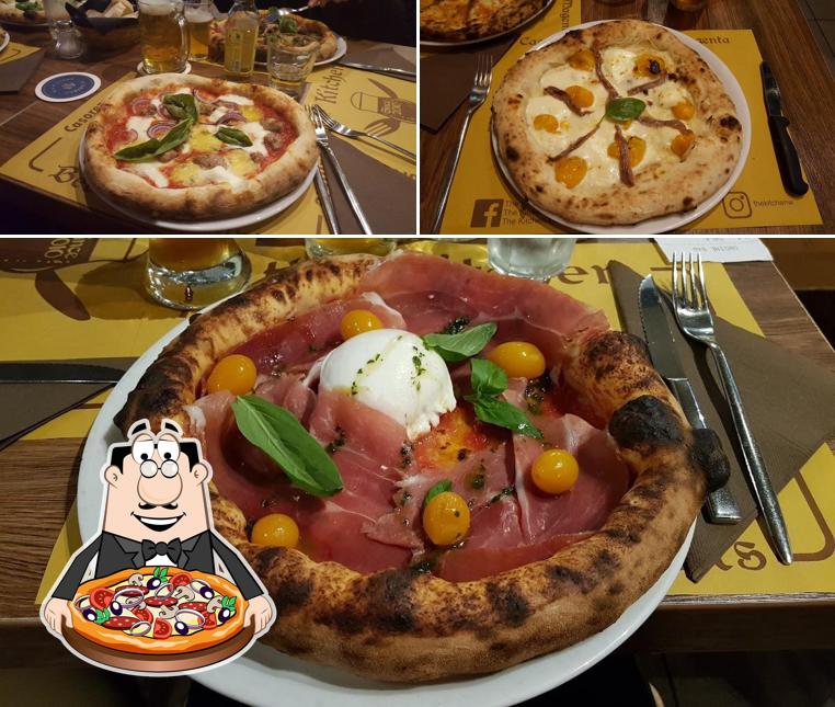 Scegli una pizza a The Kitchen Beer Restaurant