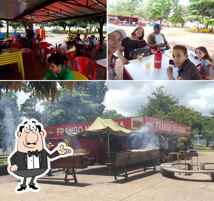 Veja imagens do interior do Churrascaria Frango na Brasa