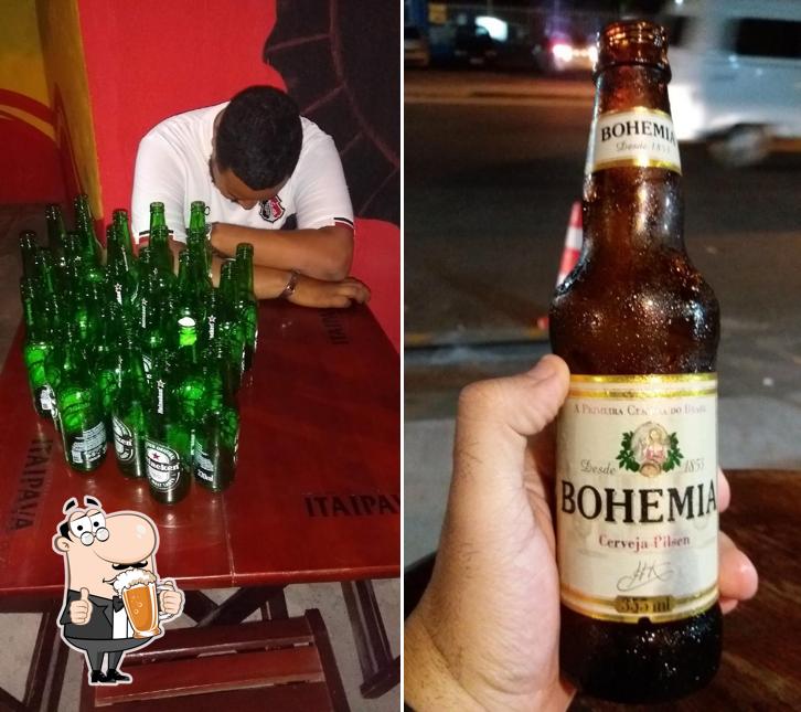 Você pode tomar uma tulipa de cerveja leve ou escura