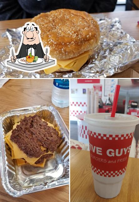 Five Guys, 20784 E Victoria Ln in Queen Creek - Restaurant menu and reviews