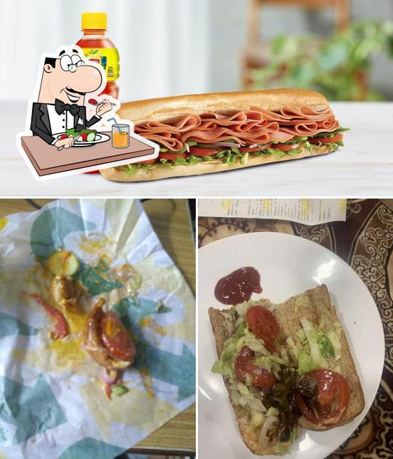 Food at Subway Leela Bhawan
