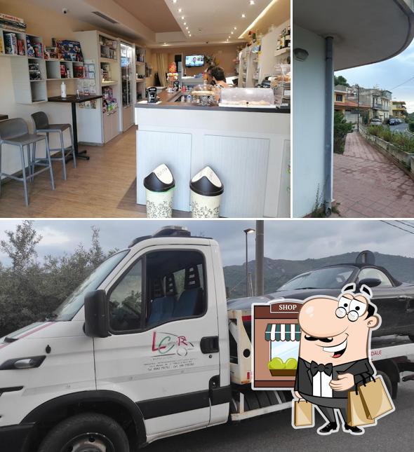 La immagine della esterno e interni di L'angolo Del Caffè