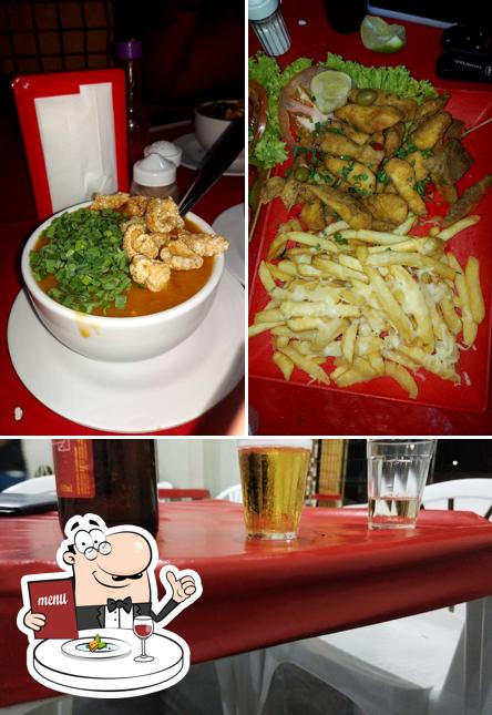 A comida e cerveja do restaurante