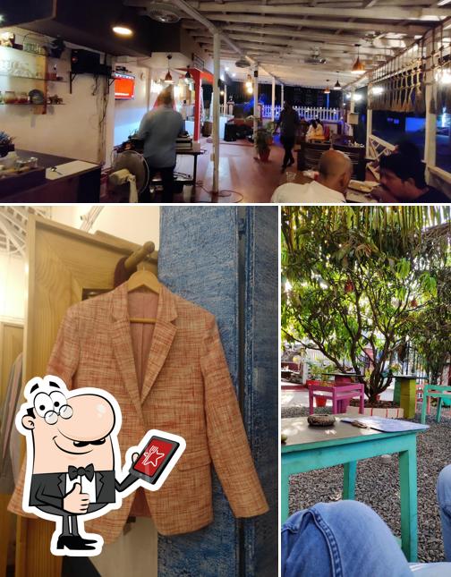 Look at this photo of Red Carpet - Cafe