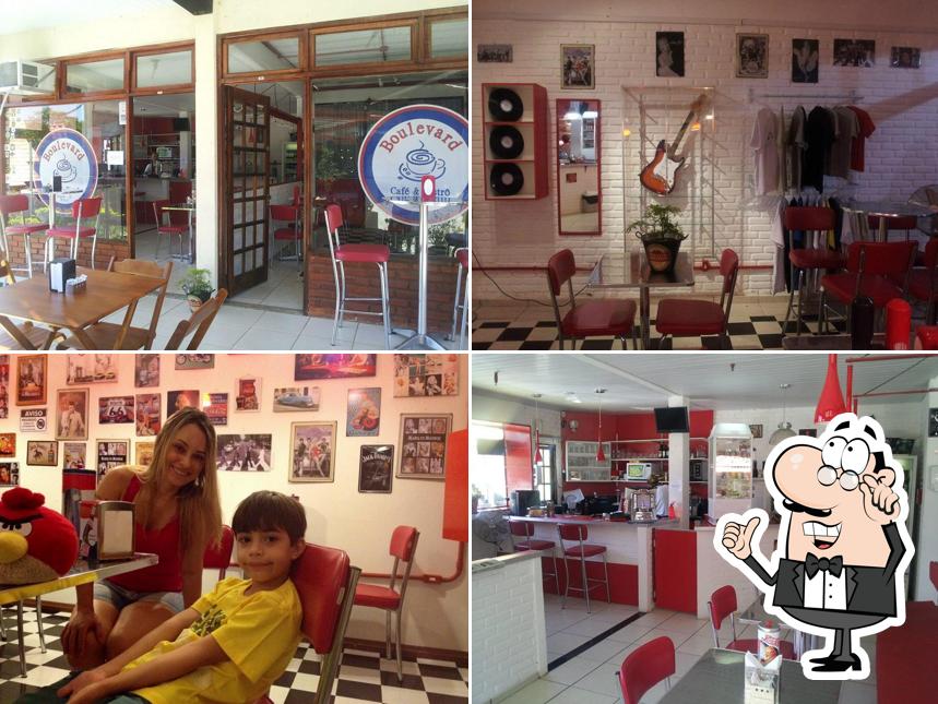 Veja imagens do interior do Retro Rock Burger