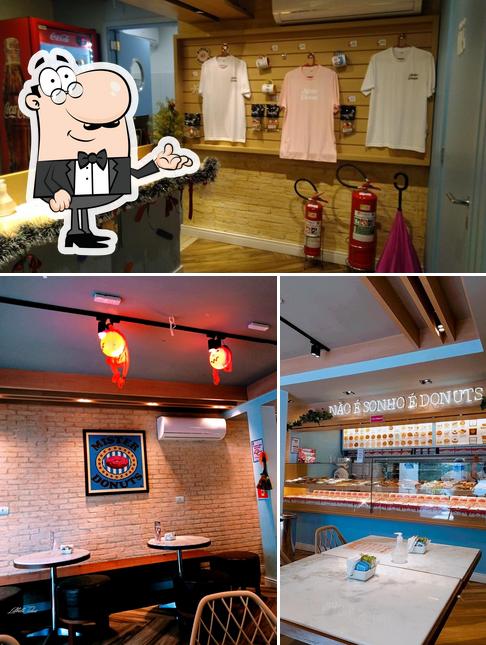 O interior do Mister Donuts - Pinheiros