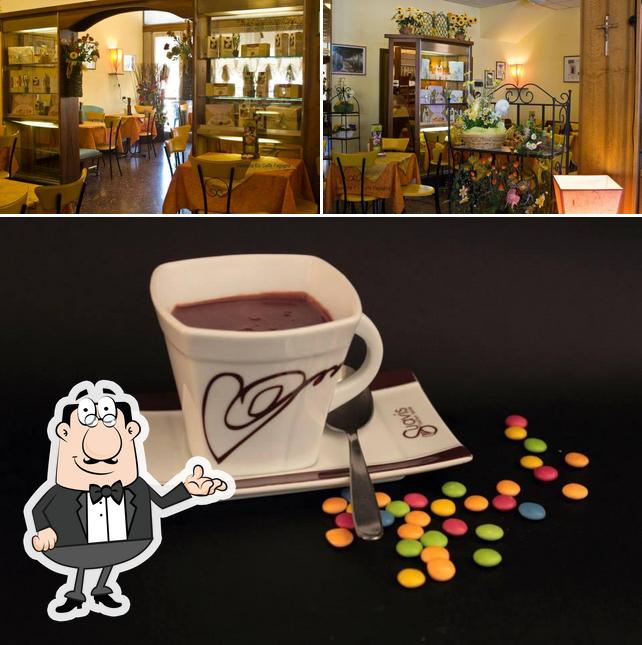 L’image de la intérieur et nourriture concernant Gelateria Eis Caffè