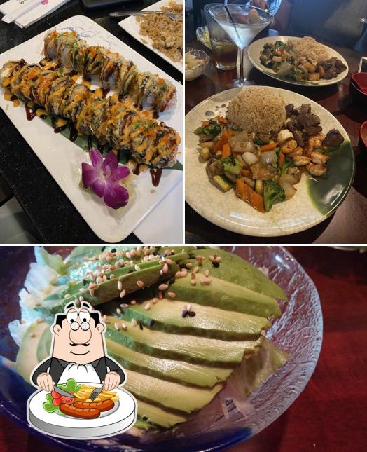 Блюда в "Hana Japanese Steakhouse and Sushi lounge"