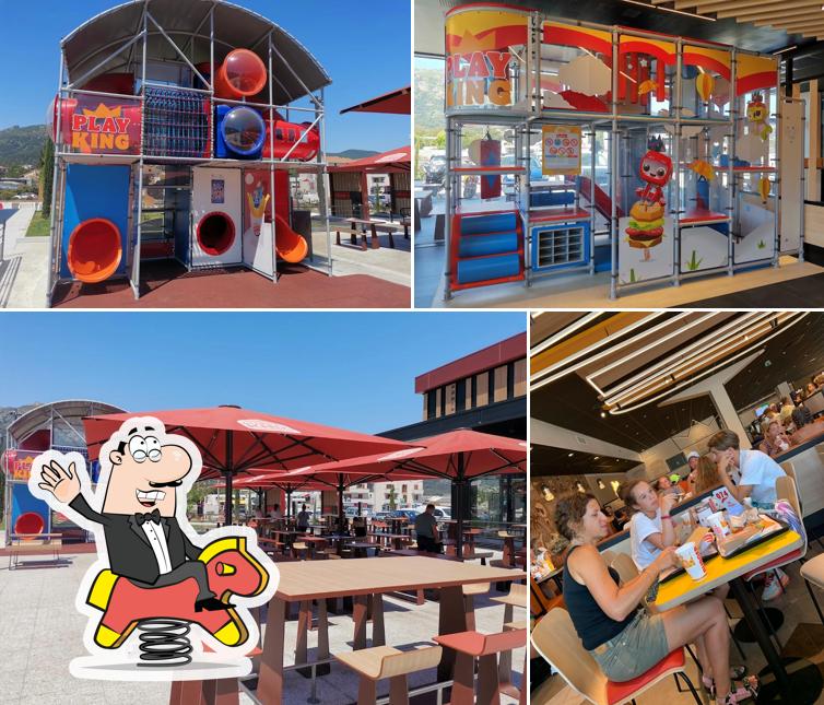 Las fotografías de área de juego y interior en Burger King