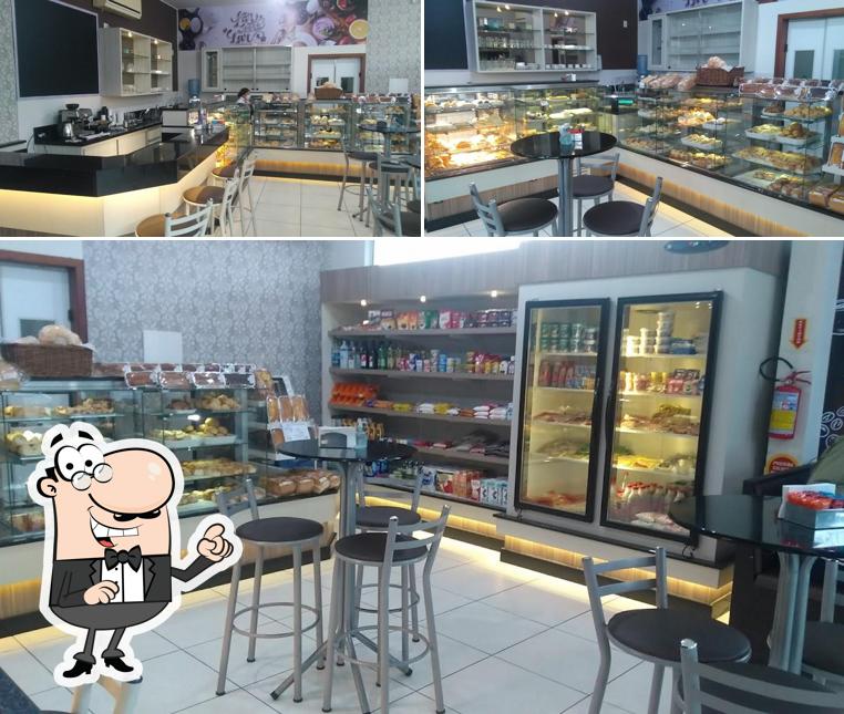 O interior do Dona Benta Padaria e Confeitaria