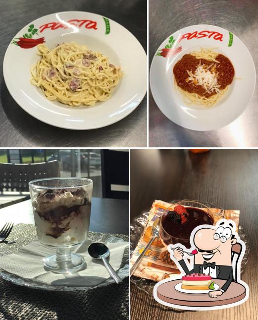 Mercato Pizza Kurier, Delikatessen + Takeout offre un'ampia varietà di dessert