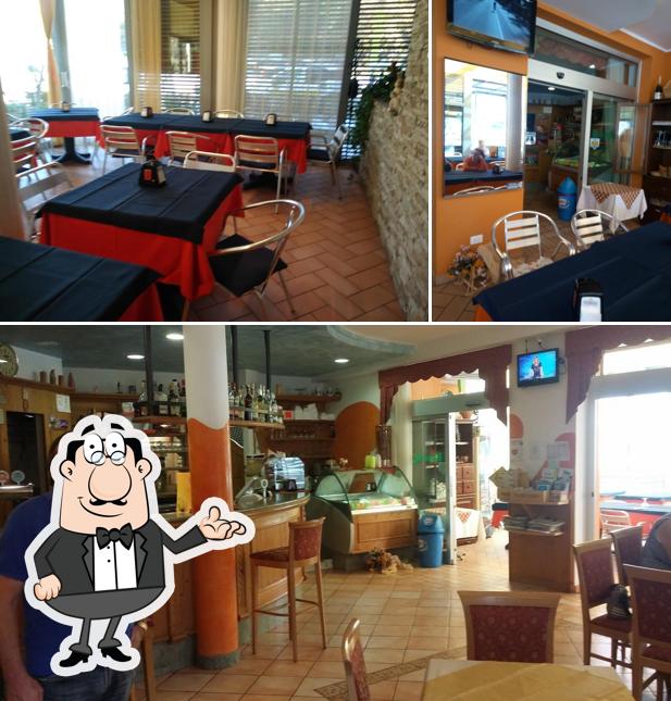 Gli interni di Bar al Bersaglio