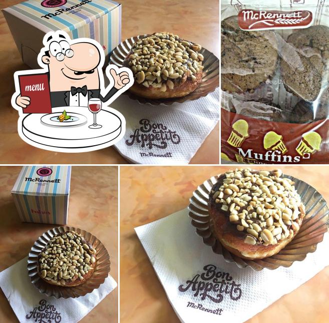 Food at McRennett Cakes
