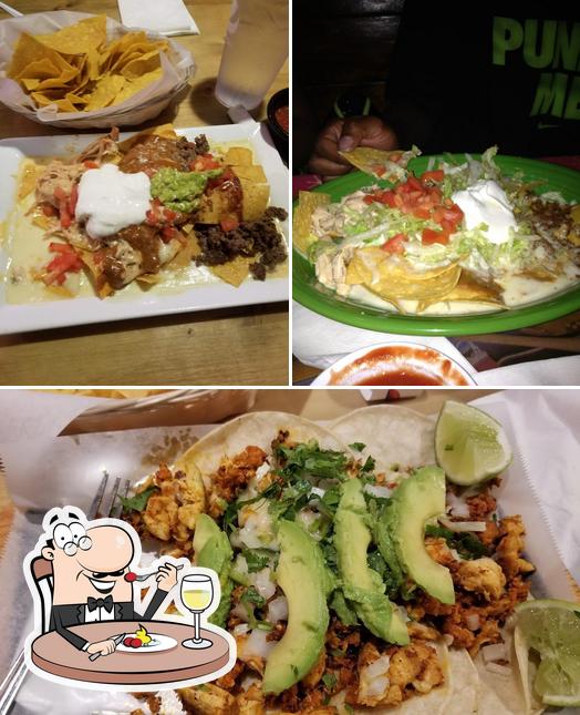 Las Fuentes Mexican Restaurant, 680 N Hwy 67 in Florissant Restaurant
