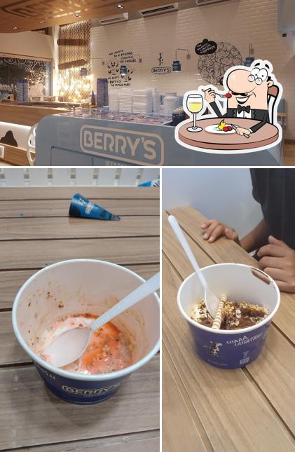 A ilustração da comida e interior a Berry's Iced Food Cuiabá - Sorveteria