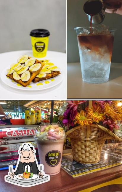 Mira las imágenes donde puedes ver comida y bebida en Smile Coffee