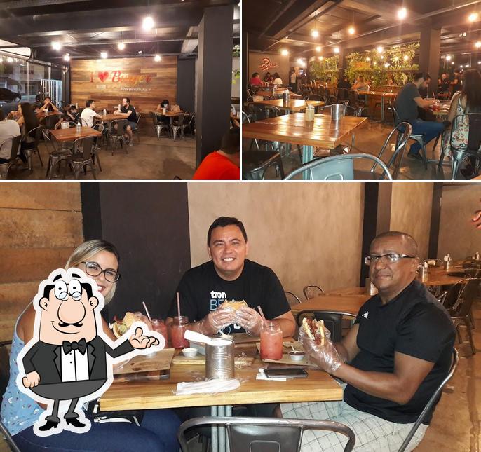 O interior do Porpino Burger