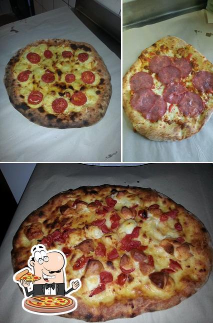 Prenditi una pizza a Panificio Casereccio - Salumeria Barbagiovanni SRL