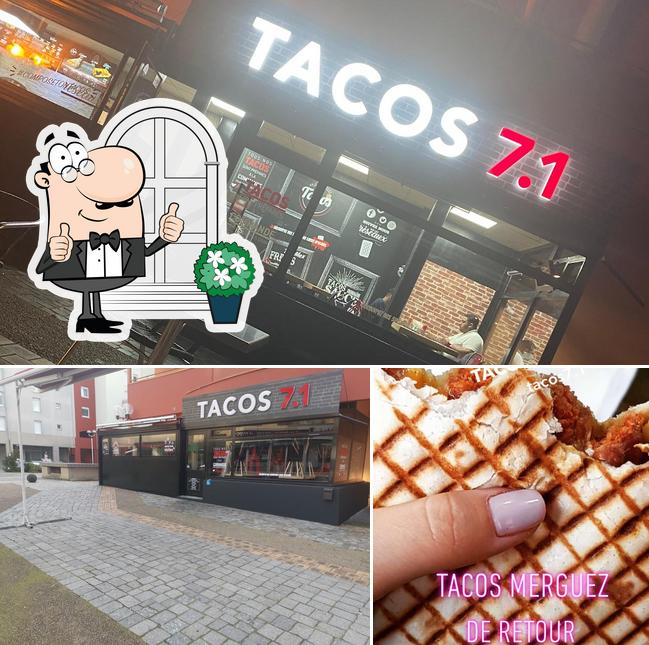 Parmi les différentes choses de la extérieur et la nourriture, une personne peut trouver sur Tacos 713