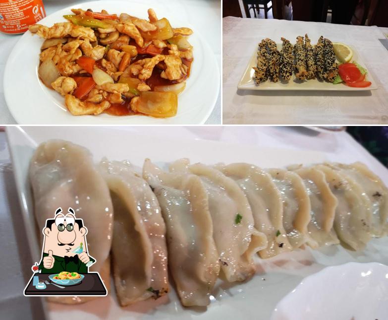 Блюда в "Restaurante Chino Dynasty"