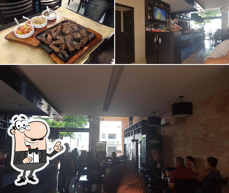 O interior do BBQ Boutique de Carnes & Grill