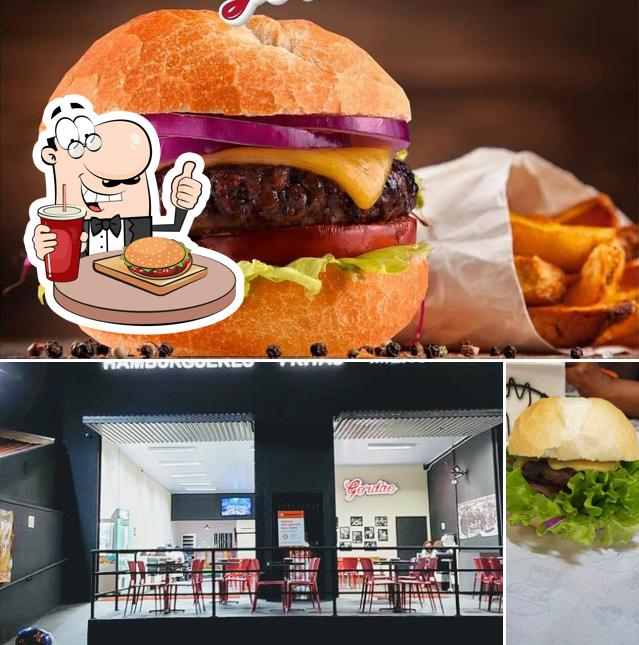 Delicie-se com um hambúrguer no Gordão Lanches Matão