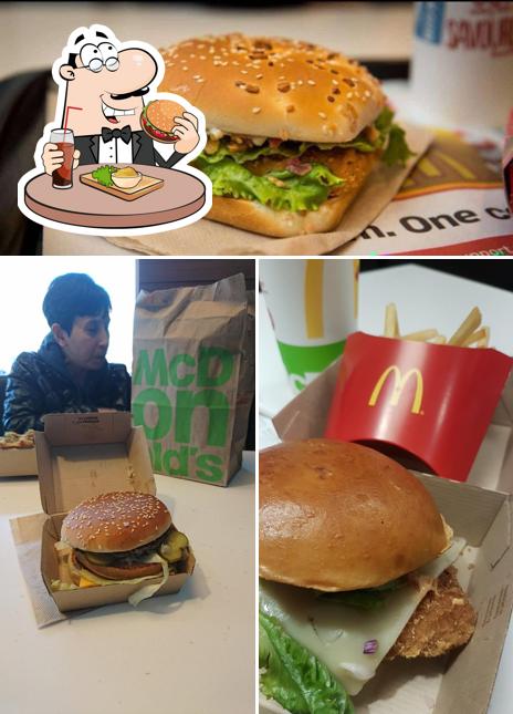 Commandez un hamburger à McDonald's