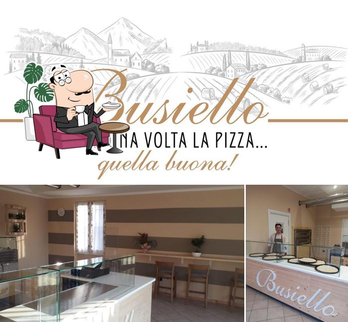 La foto di interni e esterno da Busiello pizzeria da asporto