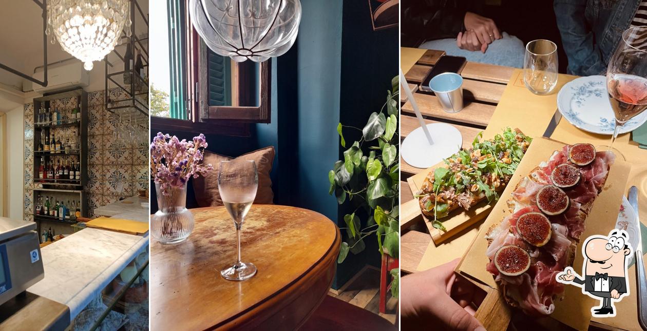 Installez-vous à l'une des tables de GATED