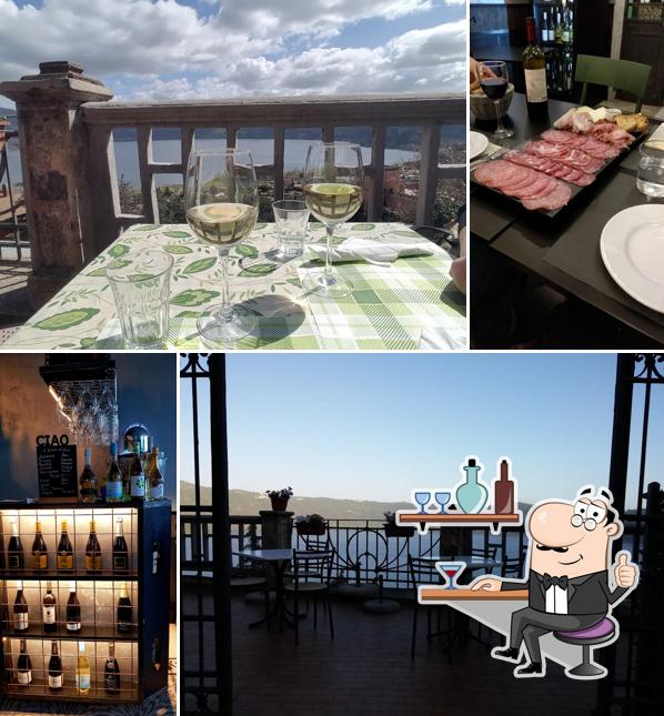Gli interni di Enoteca del Lago
