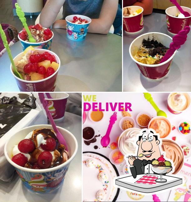 Menchie's Frozen Yogurt sirve gran variedad de postres