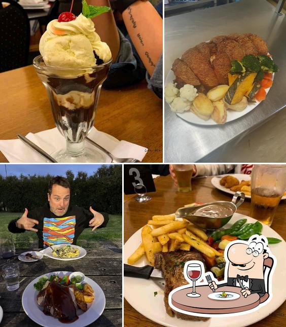 Royal Standard Hotel in Toora Restaurant reviews