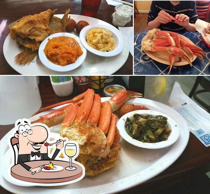 Food at Deshawn's Seafood & Chicken