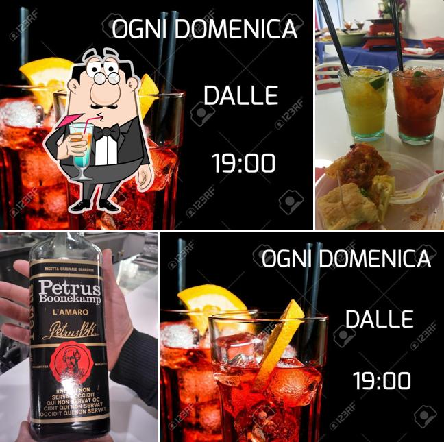 Prenditi un drink dal menu