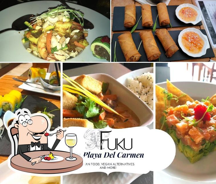 Comida en Fuku Asian Food