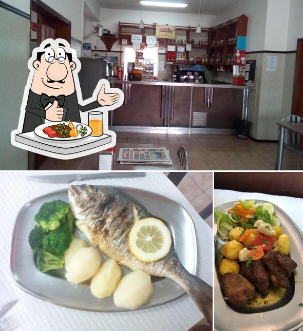 The photo of food and interior at Restaurante Casarão